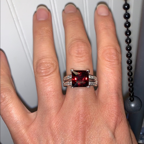 Jewelry - White Gold Rodium Statement Ring